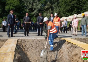Plenković i Medved u ponedjeljak u Daruvaru