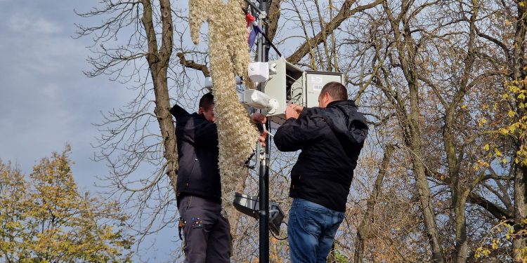 S klizalištem stigle i kamere