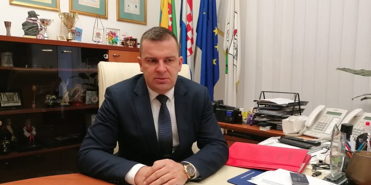 Dario Hrebak gost Političkog ponedjeljka