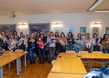 Gradski novčani poticaji natalitetu