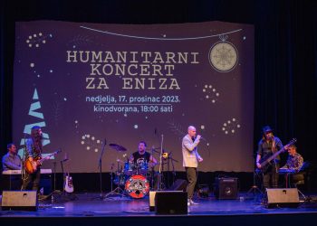 Pjesmom za Enizov oporavak