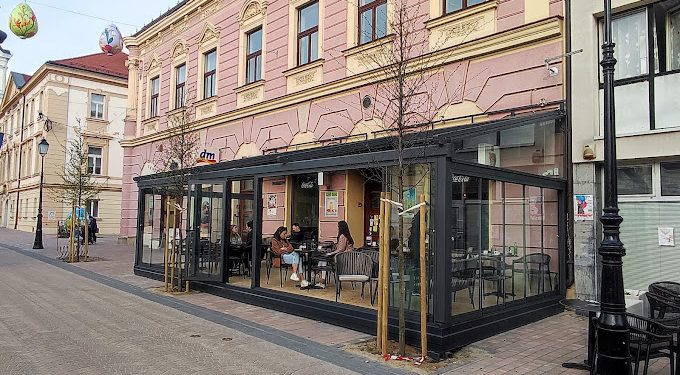 Restorani i barovi mogu raditi do pet ujutro