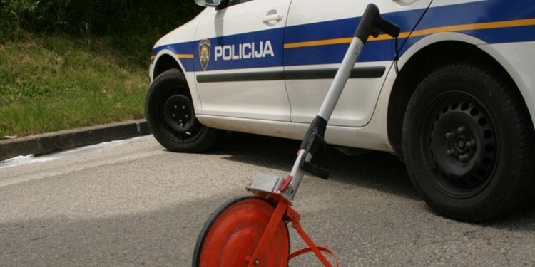 Tri osobe teško ozlijeđene u prometnoj nesreći u Bulincu