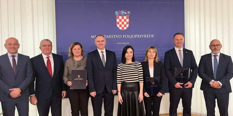 Dodijeljeno 398 tisuća eura za sufinanciranje rada uzgojnih udruženja u stočarstvu i 175 tisuća eura za provedbu županijskih programa za mljekarstvo