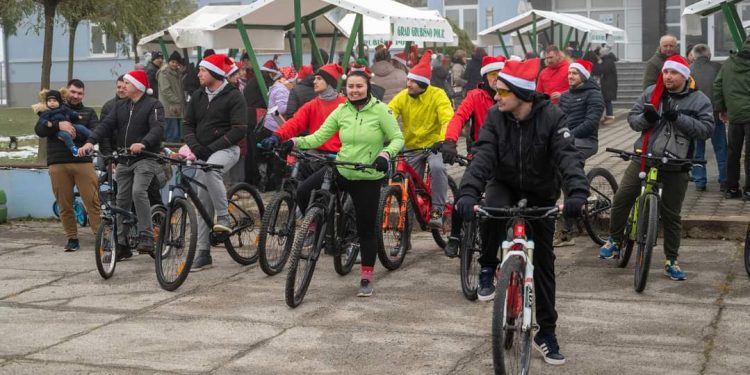 Biciklijada Djeda Božićnjaka u Grubišnom Polju