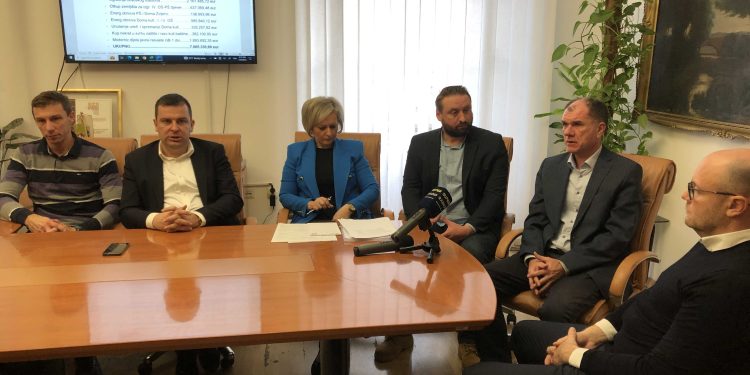 Hrebak čudom naziva stanje u gradskoj blagajni