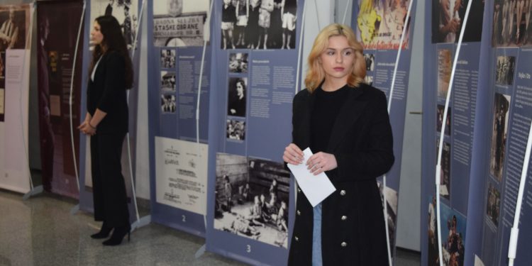 U Bjelovar stigla izložba “Anne Frank – povijest za sadašnjost”