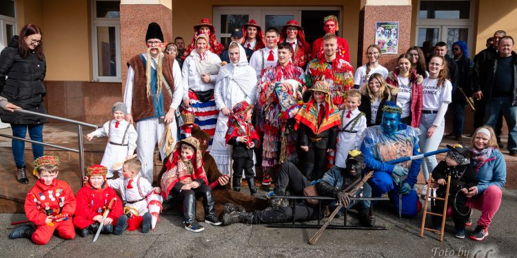 Jedinstvene maškare opet razveselile Končaničane