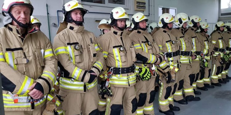 Profesionalni vatrogasci traže jednaku plaću za jednak rad