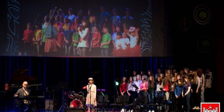 Mladi Daruvarčani pjevaju proljeću