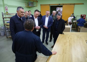 Županija uz Hrvatske šume pokušava malim drvoprerađivačima osigurati dodatne količine sirovine