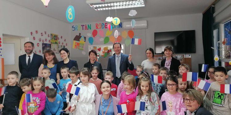 Bjelovarski vrtićanci danas ugostili veleposlanika Republike Francuske