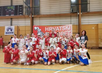 Impress mažoretkinje okitile se brojnim medaljana na natjecanju u Đakovu