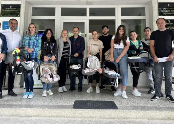 Najmlađi mještani dobili dar od Općine Veliki Grđevac