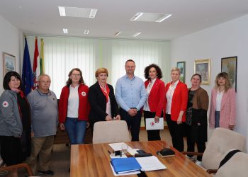 Predstavnici Crvenog križa na prijemu kod župana Marušića