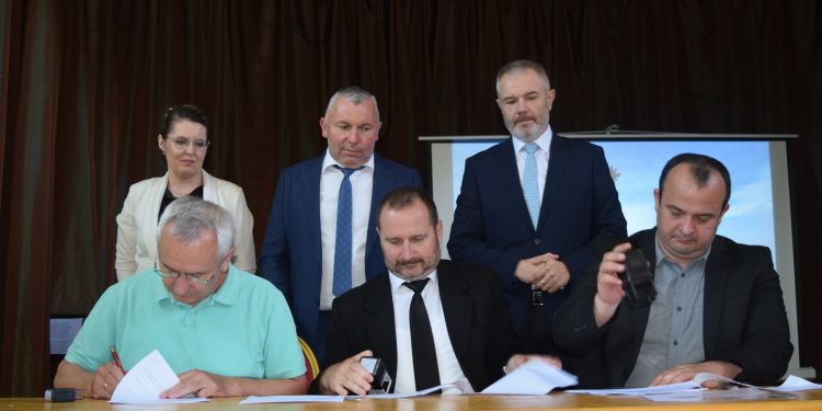 Vrijednim ugovorom o obnovi kalvinističke crkve i izgradnjom vrtića velikopisaničani proslavljaju dan svoje općine