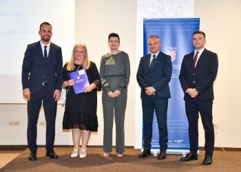 Osjeti knjigu riječ po rič u Kulturnoj ustanovi “Mato Lovrak”