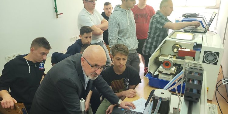 U trogodišnjim programima predlaže se smanjenje općeobrazovnih predmeta