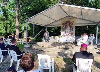 Komemoracija u šumi Lug