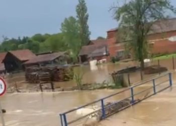 Vodene bujice poplavile prometnice bilogorskih sela