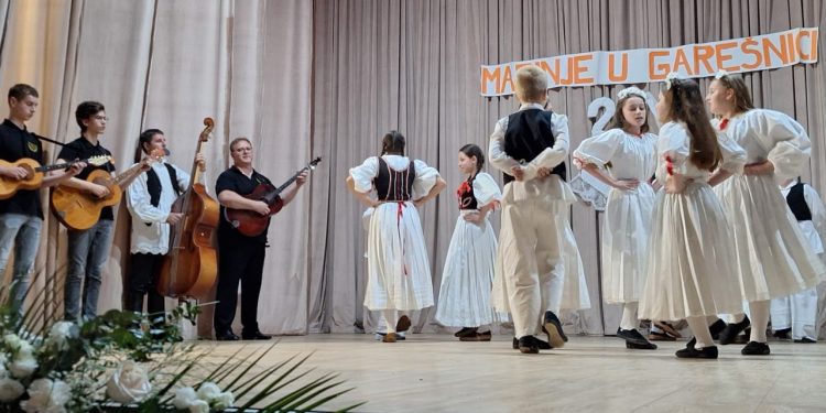 Garešnici od srca zapjevali brojni kulturnjaci