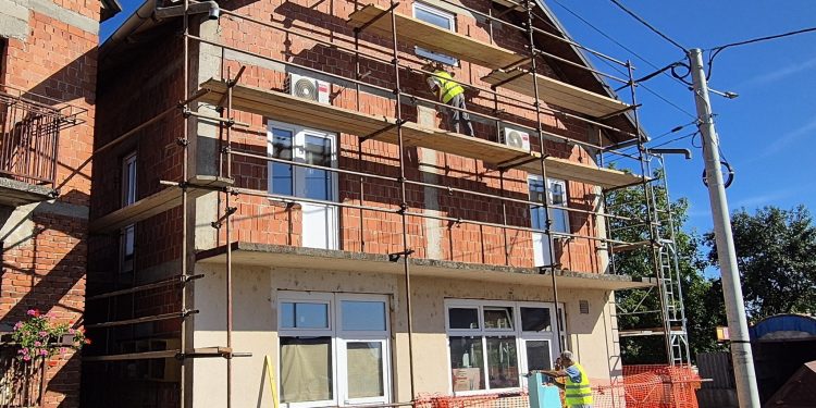 Uređuje se mjesni dom u Velikom Korenovu