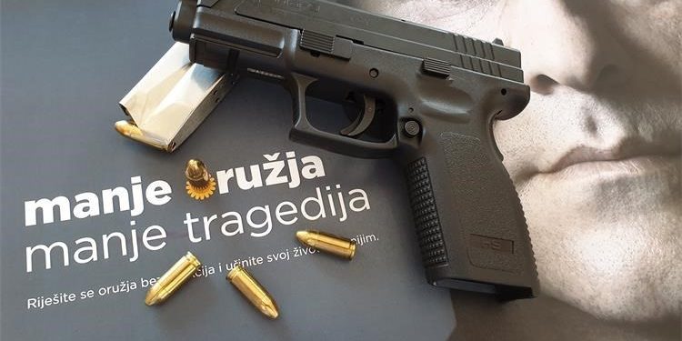 Što se dogodi kada policija pronađe, a što kada građani sami dragovoljno predaju oružje?