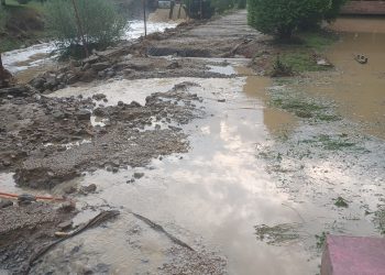 Vodene bujice odnijele staze Božićne čarolije