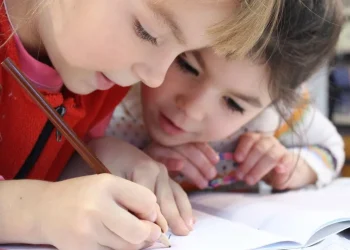 Čazmanskim osnovnoškolcima pomoć u kupnji radnog materijala