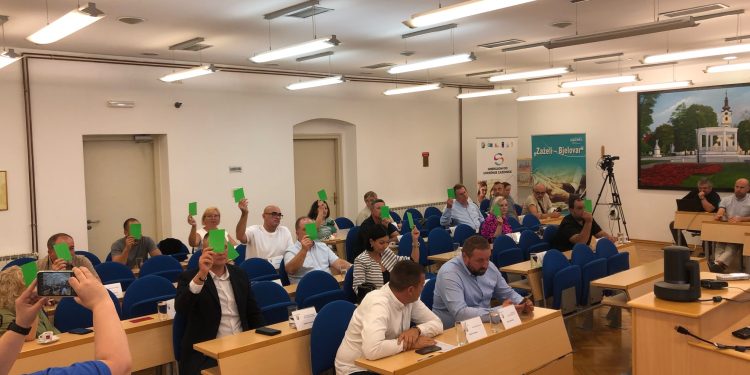 Na bjelovarskom aktualnom satu od uspornika, preko zakašnjele zone do Pelješkog mosta