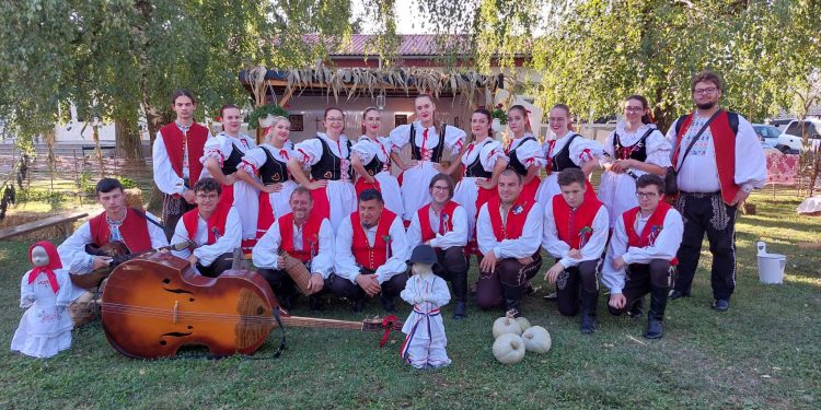 Bjelovarski Česi i njihovi gosti pozivaju na Večer folklora