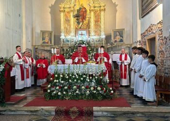 Ciglena zasjala novim sjajem: Biskup blagoslovio prekrasne vitraje