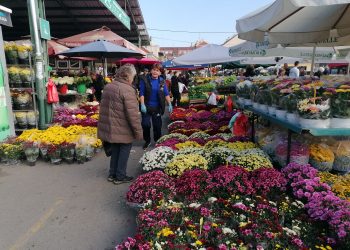 Velike gužve u Bjelovaru pred blagdan Svih svetih