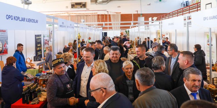 Na grubišnopoljskom Sajmu kao u mravinjaku