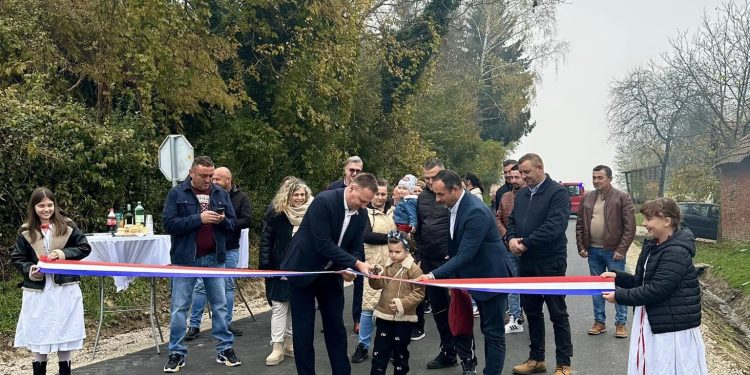 Do Zrinske novoobnovljenom prometnicom