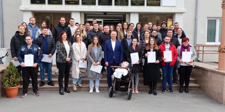 Potpisani ugovori za županijske subvencije stambenih kredita