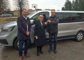 Novi kombi stigao i u daruvarsku osnovnu školu