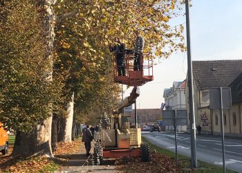 Počelo ukrašavanje grada