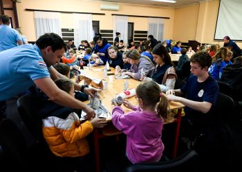 U Vatrogasnom kampu izrađivali i božićne ukrase