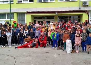 Općina Sirač razveselila školarce i umirovljenike