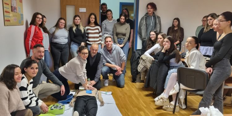 Stručnost u akciji -hitni medicinski postupci u izvanbolničkim uvjetima