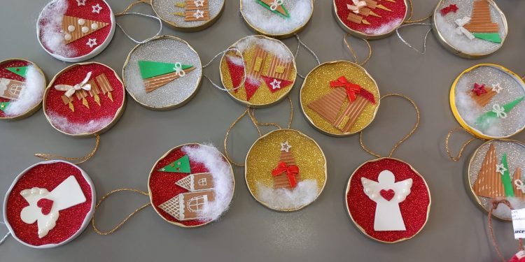 U Ekonomskoj i birotehničkoj školi danas se održava humanitarni božićni sajam i tombola