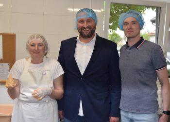 Domaći OPG, Komušana, proslava blagdana dobili Suncokret ruralnog turizma