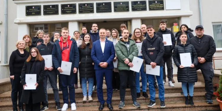 Potpisani ugovori sa županijskim stipendistima