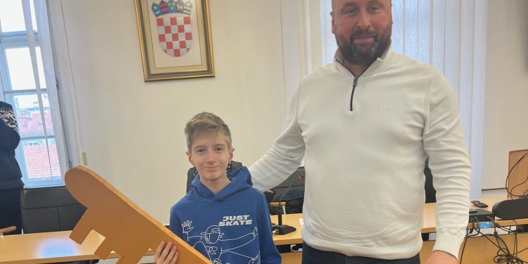 Dječji gradonačelnik preuzeo ključeve grada