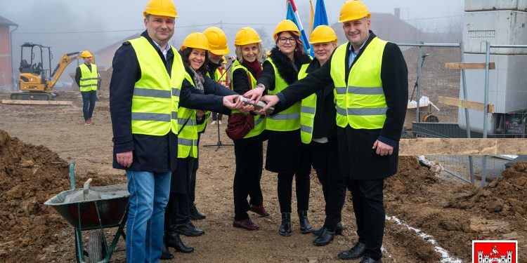 U temelje budućeg učeničkog doma položena vremenska kapsula