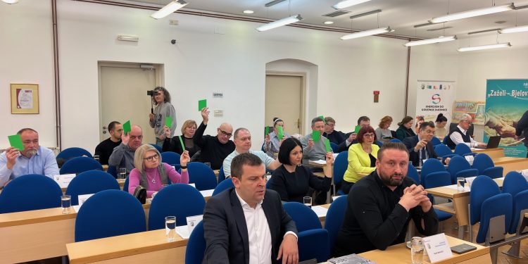 Lebdeće čestice i porazni rezultati učenika, jedino što je zanimalo bjelovarske vijećnike