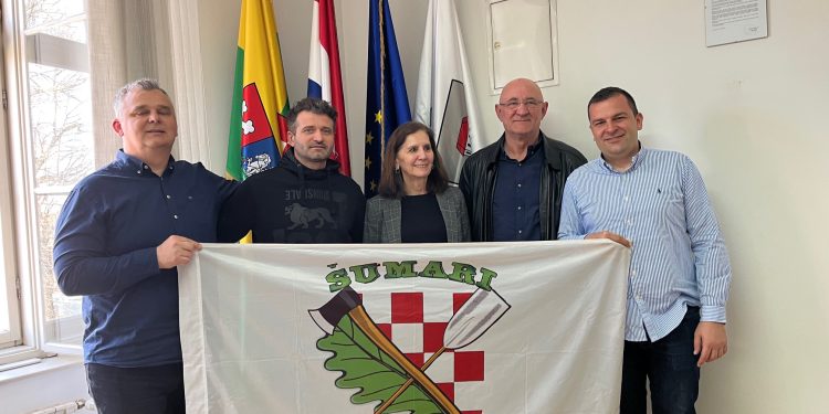 Bjelovarski lađari boje svoje zemlje i grada promovirat će u New Yorku