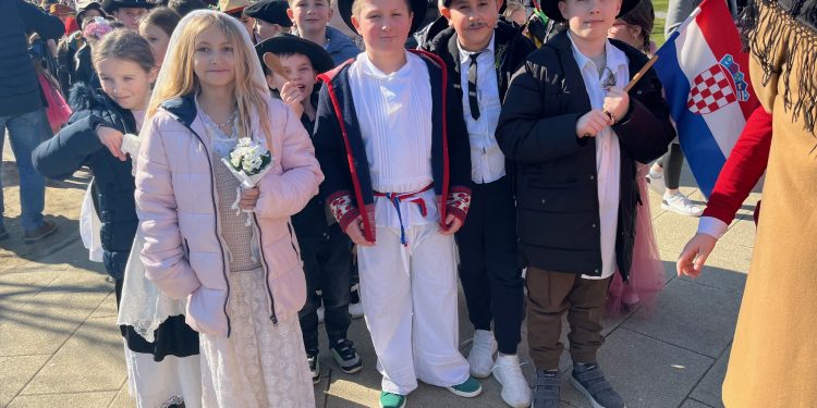 FOTO GALERIJA Nikad više maskirane djece na Malom fašniku u Bjelovaru