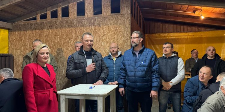 Bjelovarski HDZ okupio članove i simpatizere stranke na neformalnom druženju